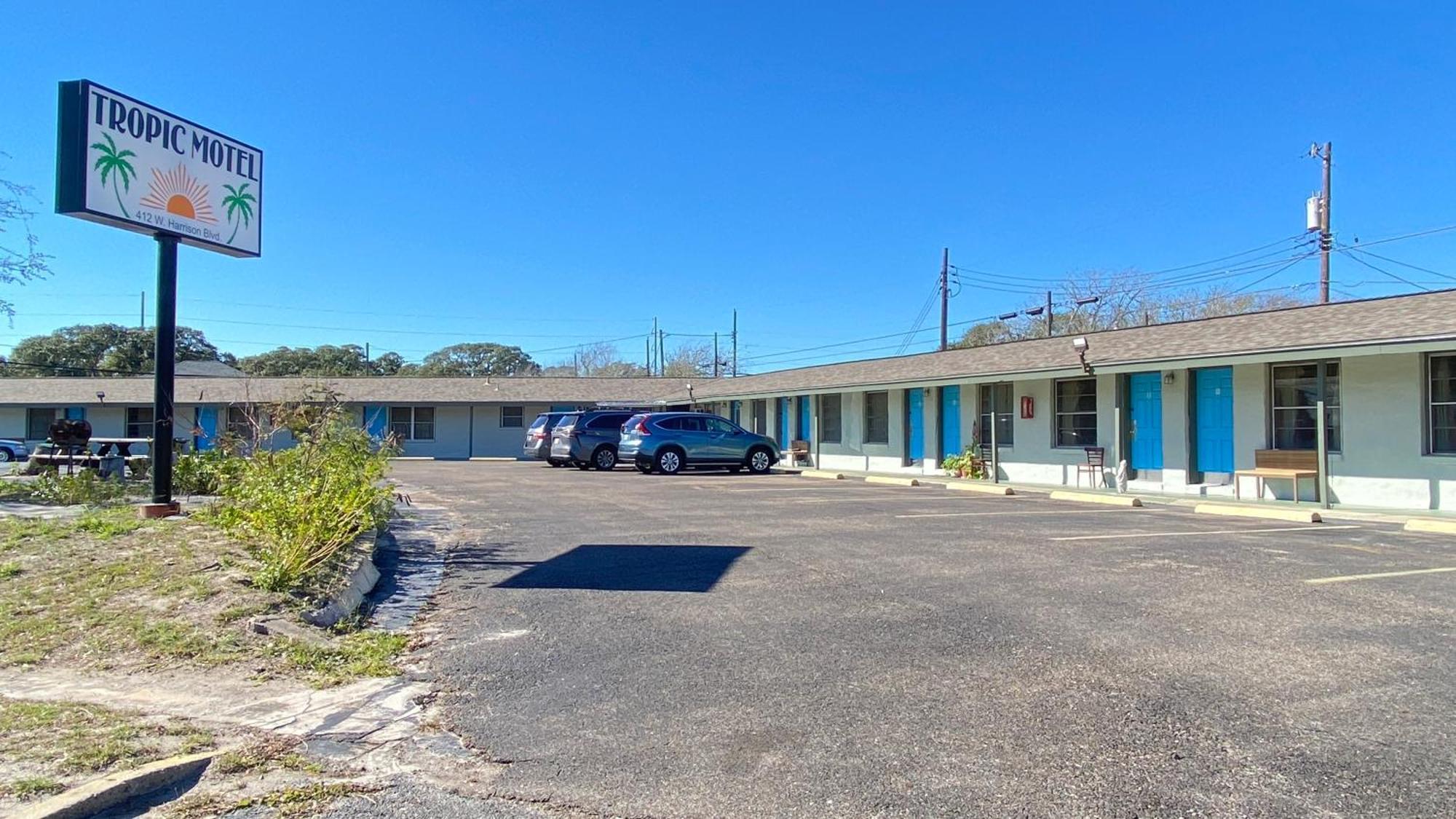 Tropic Motel 애런사스 패스 외부 사진