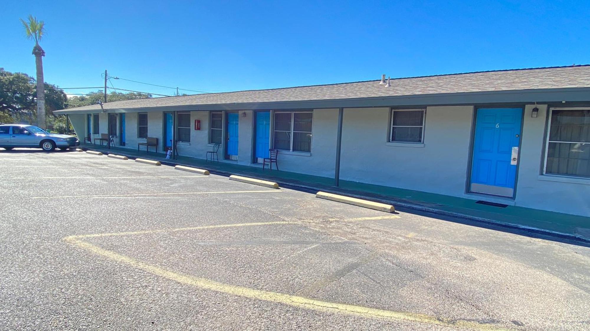 Tropic Motel 애런사스 패스 외부 사진